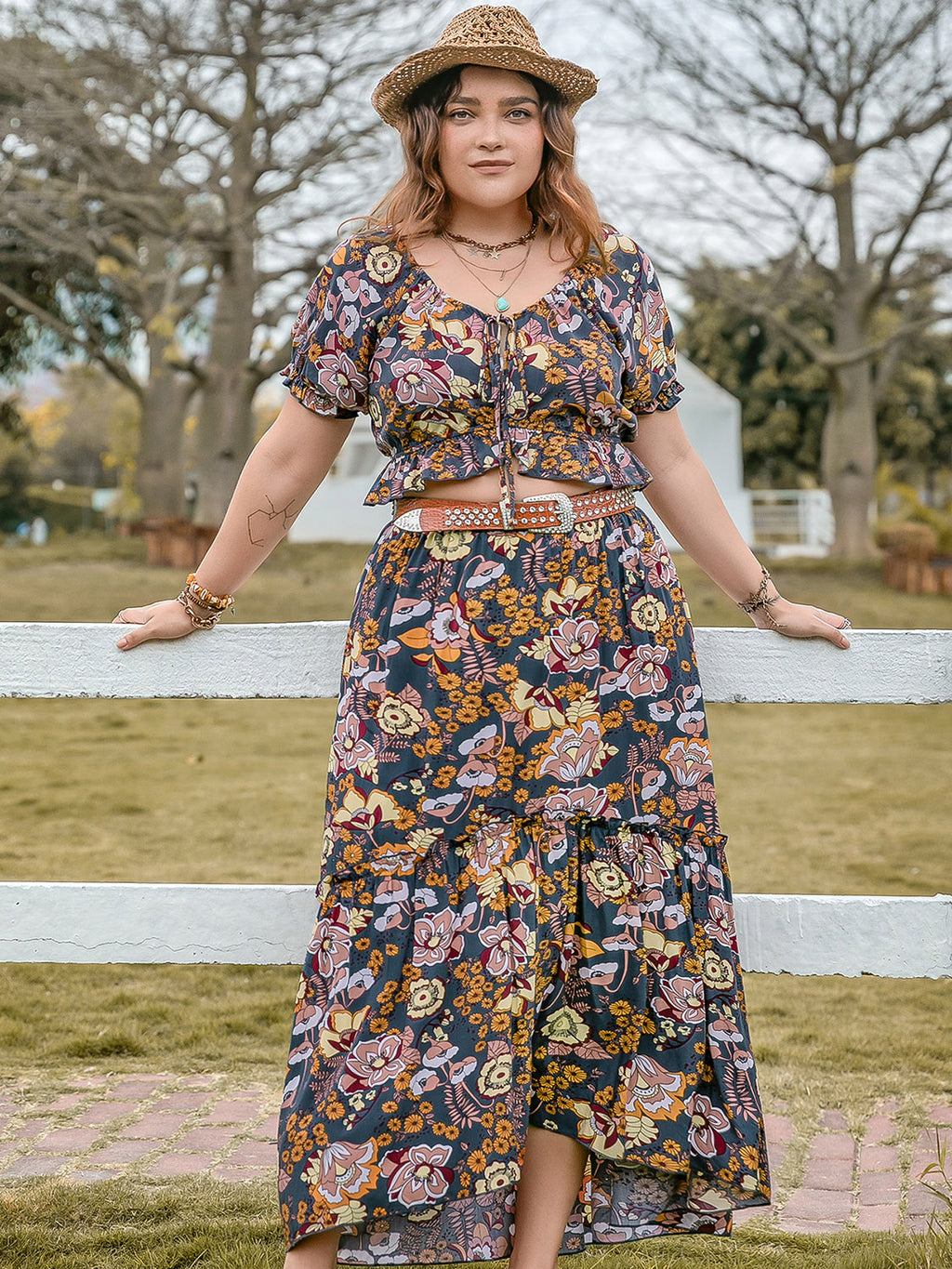 Womens Plus Size Tie Neck Short Sleeve Top & Skirt Set (0XL-4XL)